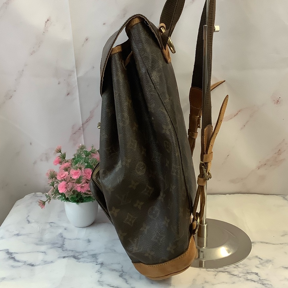 GUC Louis Vuitton Montsouris GM Backpack - Picture 3 of 15